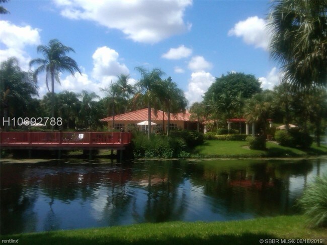 10781 Cleary Blvd-Unit -Apt 211 in Plantation, FL - Building Photo - Building Photo