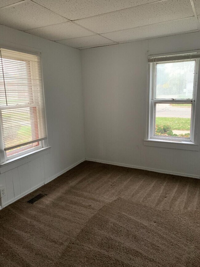 413 Emmet St in Ypsilanti, MI - Building Photo - Building Photo