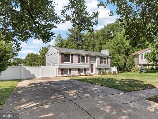 property at 3806 Candlelight Ct