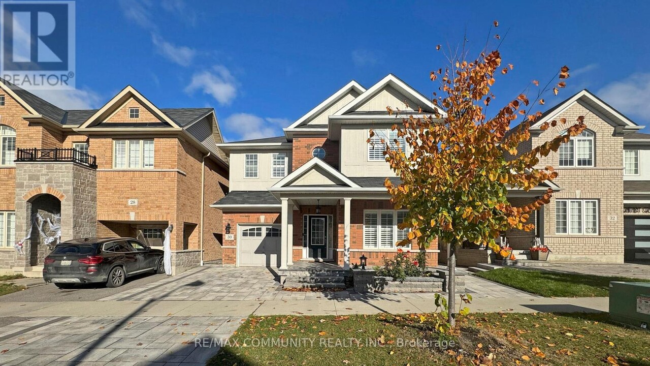 30 Raithby Cres in Ajax, ON - Building Photo