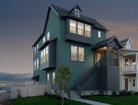 11618 S Skyward Rd in South Jordan, UT - Building Photo