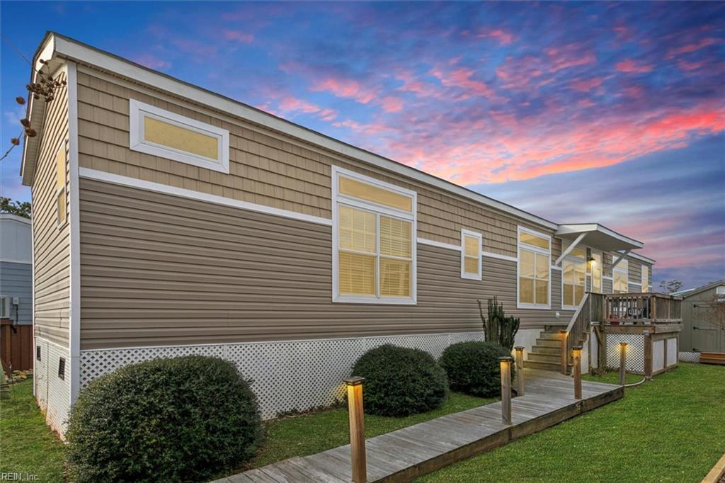 105 Rens Rd in Poquoson, VA - Building Photo