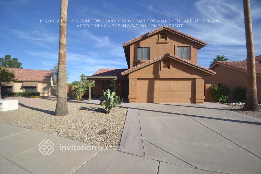 13817 S 36th Way in Phoenix, AZ - Building Photo