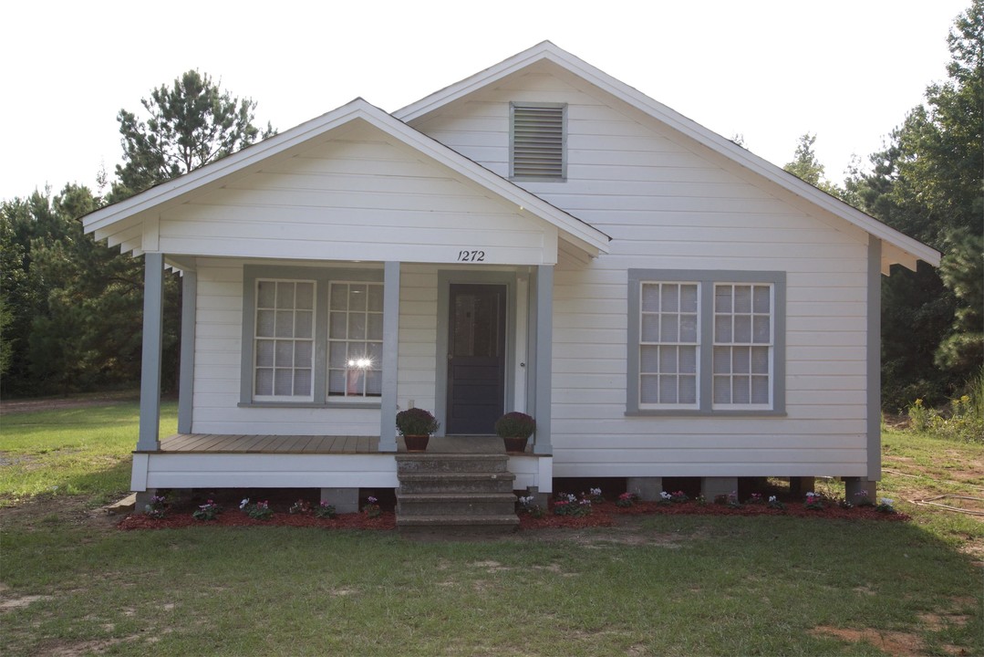 1272 McCullin Rd in Dubach, LA - Building Photo