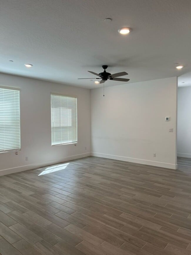 2710 E Tamarind Dr in Fresno, CA - Building Photo - Building Photo