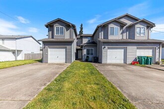 205 3rd St in Gaston, OR - Building Photo - Building Photo