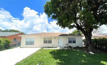 310 SW 79th Way in North Lauderdale, FL - Building Photo - Building Photo