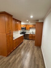 11015 Kittridge St, Unit 121 in North Hollywood, CA - Building Photo - Building Photo