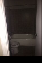 1462 Hartwood Dr in Cincinnati, OH - Building Photo - Building Photo
