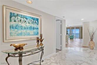 8111 Bay Colony Dr in Naples, FL - Building Photo - Building Photo