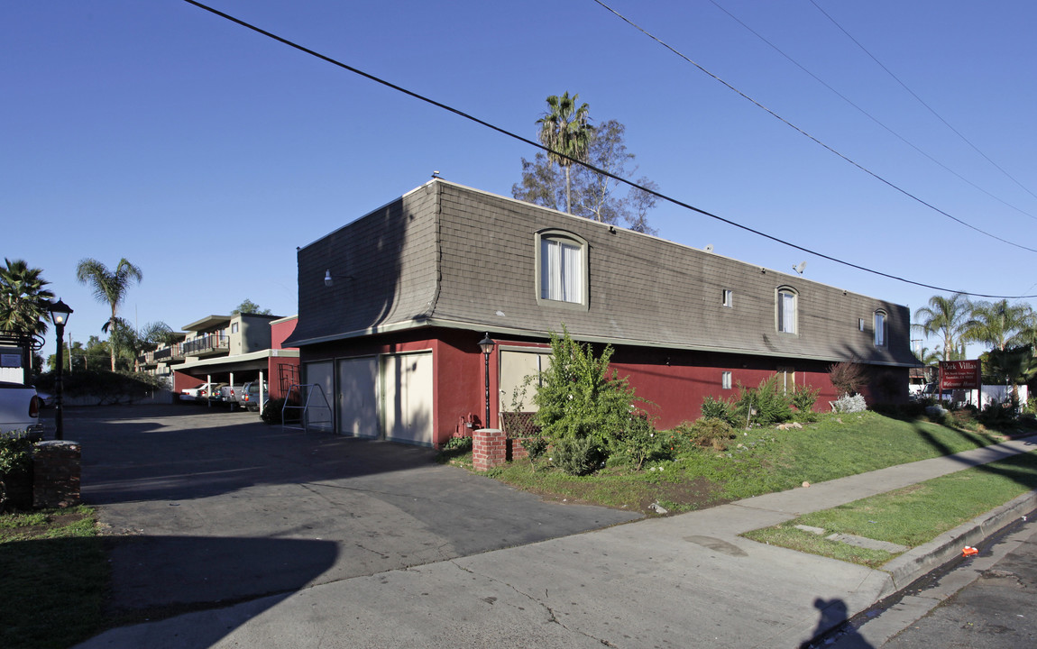 Park Villas in Escondido, CA - Building Photo