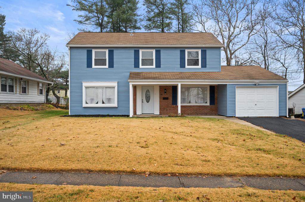 16 Barrington Ln in Willingboro, NJ - Building Photo