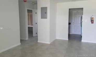 22300 SW 116th Ave in Miami, FL - Building Photo - Interior Photo