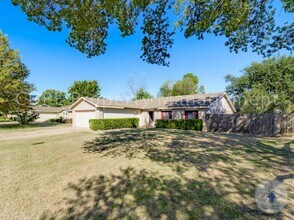 1905 San Saba Ln in Arlington, TX - Foto de edificio - Building Photo