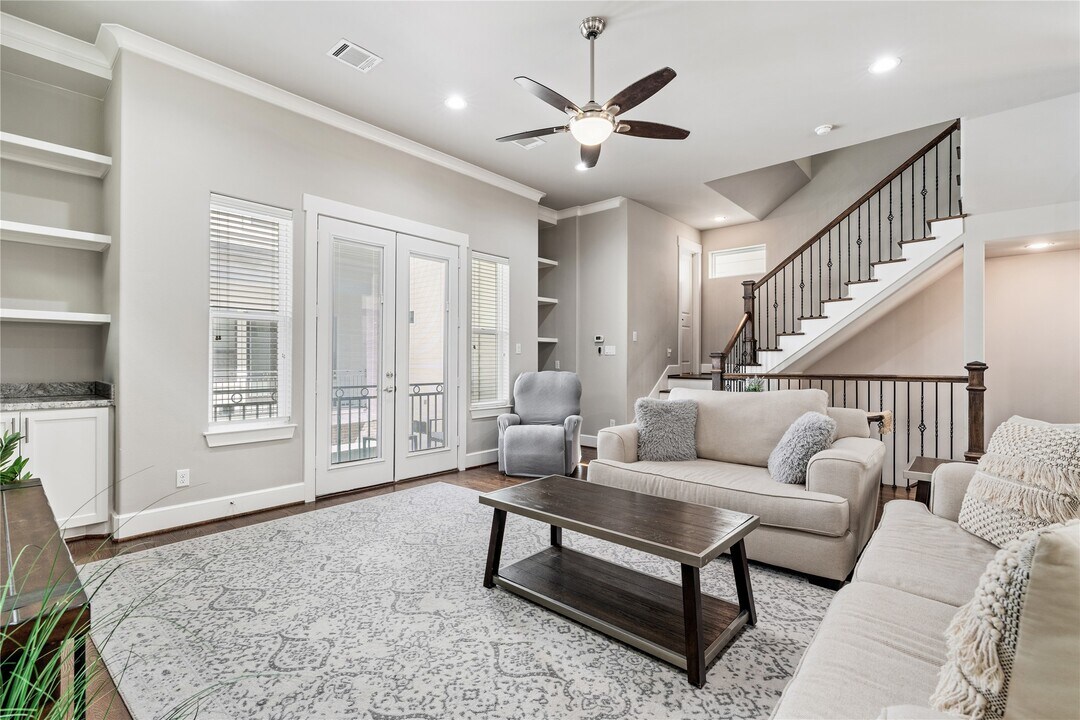 874 Wakefield Dr in Houston, TX - Building Photo