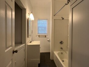 202 S Lowry St in Stillwater, OK - Building Photo - Building Photo