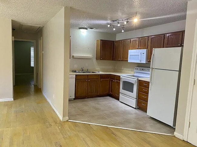 property at 11918 Metmora Ct