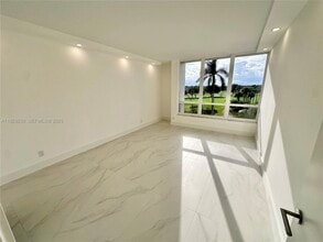 6797 Willow Wood Dr in Boca Raton, FL - Building Photo - Building Photo