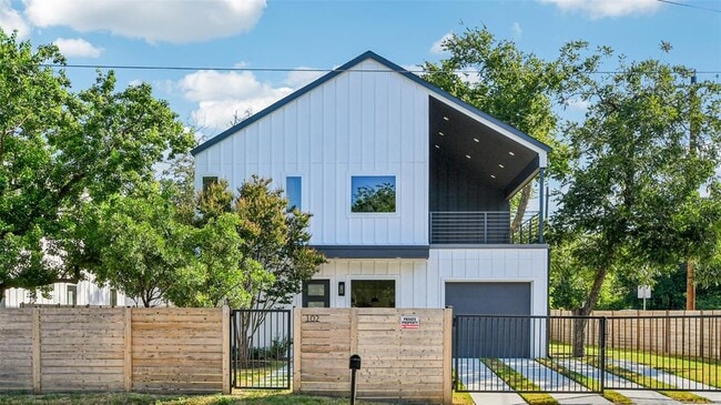 102 W Fawnridge Dr