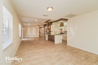 8443 N River Dune St in Tampa, FL - Building Photo - Building Photo