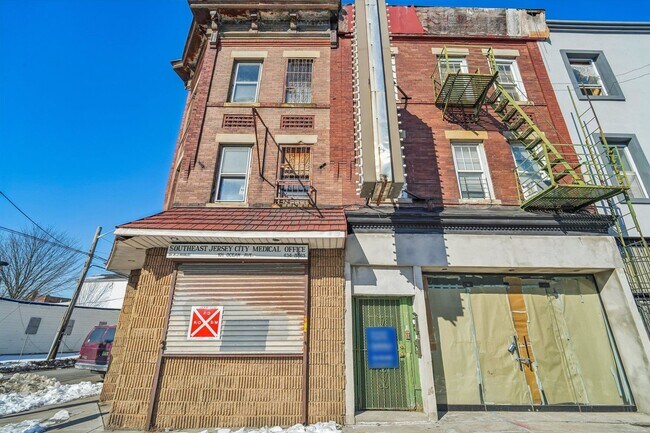 101 1/2 Ocean Ave in Jersey City, NJ - Building Photo - Building Photo