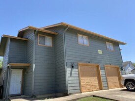 222 Craddock Ave in San Marcos, TX - Building Photo