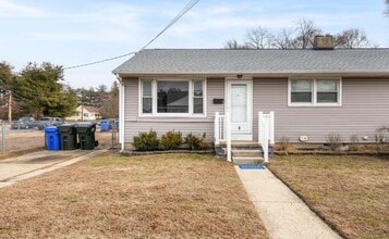 9 Easlick Ave in Lumberton, NJ - Building Photo - Building Photo