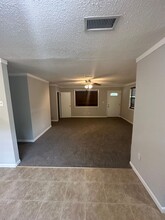 113 Co Rd 64 in Deatsville, AL - Foto de edificio - Building Photo