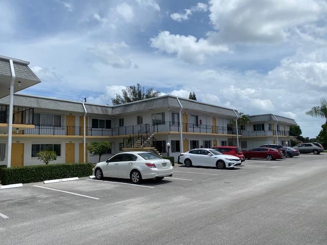 3360 Lake Osborne Dr in Lake Worth Beach, FL - Building Photo - Building Photo