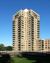 Park Plaza Condominiums in Wilmington, DE - Building Photo - Building Photo