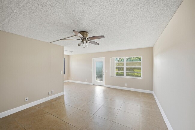 476 Fanshaw L in Boca Raton, FL - Building Photo - Building Photo