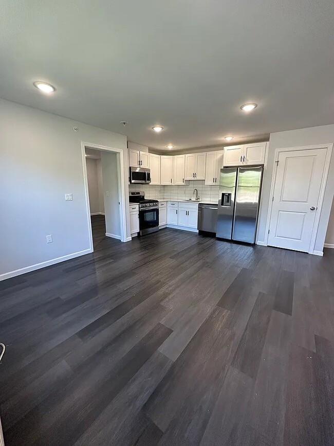 207 Redwood Ave in Paterson, NJ - Building Photo - Building Photo