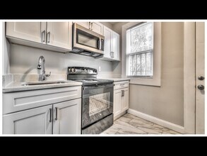 524 E 30th St in Baltimore, MD - Foto de edificio - Building Photo