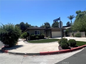 12300 Blix St in Los Angeles, CA - Building Photo - Building Photo