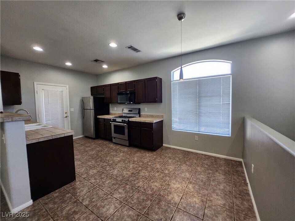 1500 Ruby Cliffs Ln in Las Vegas, NV - Building Photo
