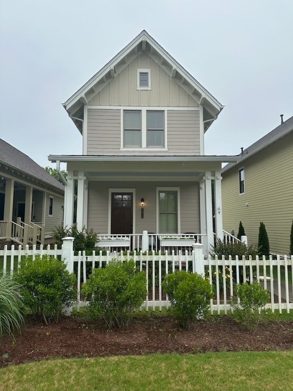 property at 1073 Rochelle Ave