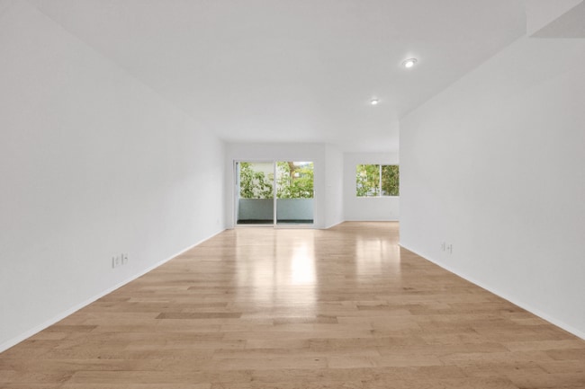 7767 Hollywood Blvd in Los Angeles, CA - Building Photo - Building Photo