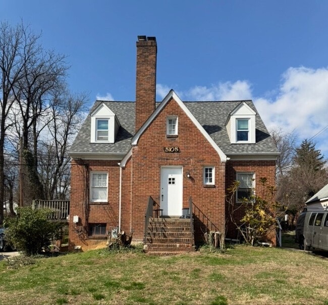 8108 Greenwood Ave