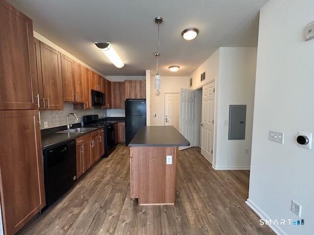 property at 10 Norden Pl