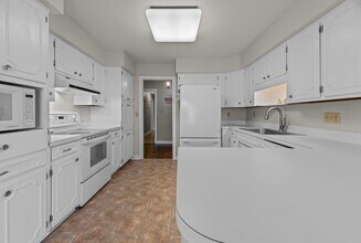 6012 Cardinal Dr in New Bern, NC - Building Photo - Building Photo