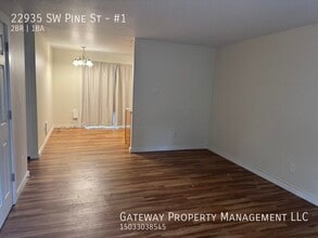 22935 SW Pine St in Sherwood, OR - Building Photo - Building Photo