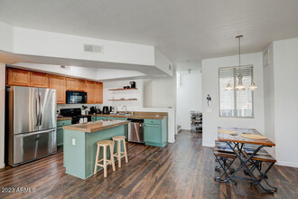 2402 E 5th St in Tempe, AZ - Building Photo - Building Photo