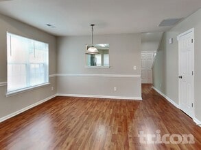 7432 Hidden Creek Dr in Charlotte, NC - Foto de edificio - Building Photo