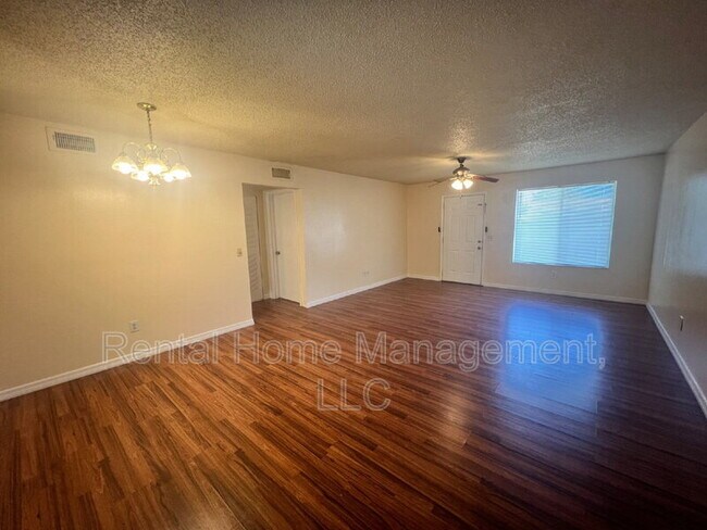 343 E Rosewood Ln in Tavares, FL - Building Photo - Building Photo