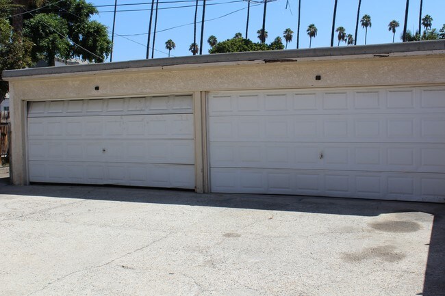 1632 S Bronson Ave in Los Angeles, CA - Building Photo - Building Photo