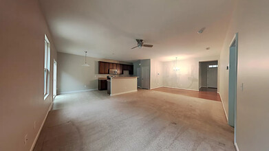 901 Merchants Ct in Sanford, NC - Building Photo - Building Photo