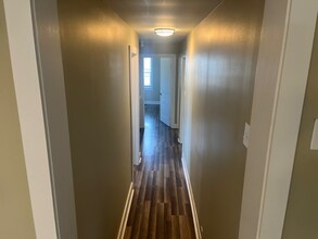 1413 N Pine St in Florence, AL - Foto de edificio - Building Photo