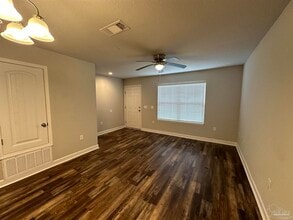 150 S Crow Rd in Pensacola, FL - Building Photo - Building Photo