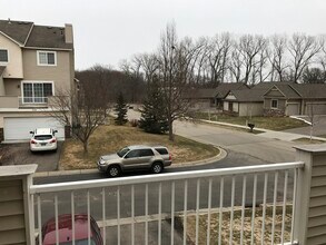 312 Brickyard Dr in Chaska, MN - Building Photo - Building Photo