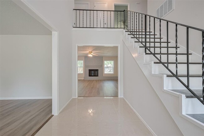 9726 Dalmally St in Spring, TX - Building Photo - Building Photo